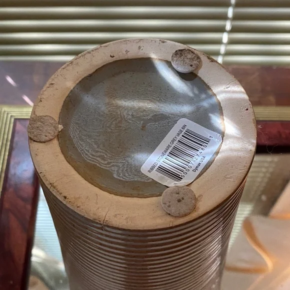 Elegant Brown Ribbed Vase - Picture 4 of 5